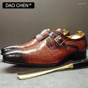 Повседневная обувь роскошные мужчины монастые ремешки коричневые лоферы крокодило