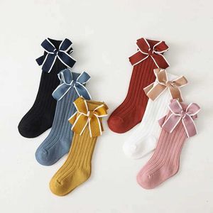 Calzini per bambini Nuovi bambine Stripe Bows Socks Knee High Cotton Kids Calzini lunghi Calzini per bambini Calzini Principessa Stile per 0-5 anni