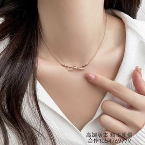 Pendant Necklaces V-Gold T-Knot Knot Necklace Womens High Edition Luxury S925 Sterling Silver Versatile Collar Chain Q240507