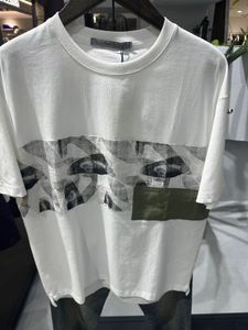 T-shirt de mangas curtas impressas para homens no verão fino de tamanho grande camiseta casual na moda do ombro largo