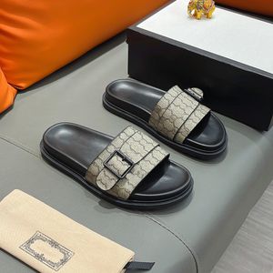 Mężczyźni Kapcie designerskie skórzane sandały Flip Flop Pasek klamra