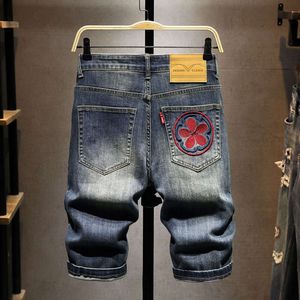 Modekläder 2024 high end tung industrin broderi fem poäng sanna religiösa jeans mäns sommar rippade shorts män smala fit elastiska shorts hästmens design
