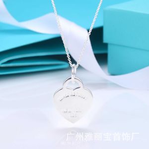 Pendant Necklaces T family heart-shaped Necklace female Di same love clavicle CNC steel seal letter Peach Heart Q240507