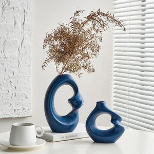 Vase Nordic Style Curved Vase Decorative Accessoriesフラワーアレンジメントクラフトセラミックホーム装飾デスクの飾り