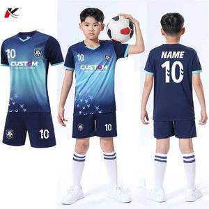 Jerseys 맞춤형 어린이 축구 유니폼 Ldren 축구 유니폼 셔츠 5 사람 스포츠 정장 LD 축구 추적 정장 소년 스포츠 슈트 JLS918 H240508