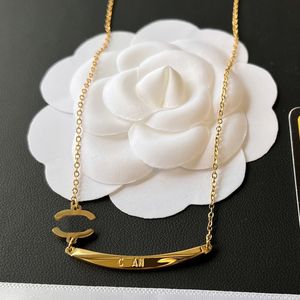 Womens Designer Necklaces Pendants Brand Letter Pendant 18k Gold Stainless Steel Necklace Chains Choker Jewelry Gifts Personality Clavicle Chain