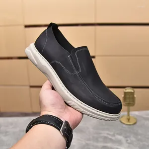 Sapatos casuais Chegada de couro genuíno comercial artesanal homens redondos mocassins respiráveis ​​luxuosos designers confortáveis