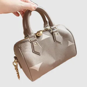 Borse di design di lusso per donne borse a spalla da design frizione in rilievo Bolso Mujer borse di traverse per esterni classici per via di buona qualità TE053 H4