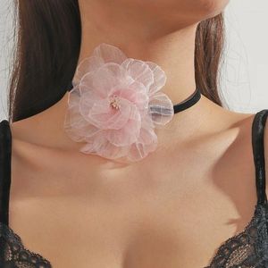 Anhänger Halsketten große Spitzenblumen Halskette für Frauen übertrieben Dekorationen Halskette Damen trendy romantische Vintage Charm Girls