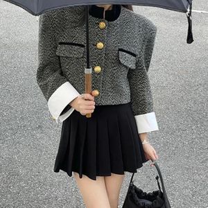 Frauenjacken 2024 Herbst Winter Womens Full Sleeve Tweed Samt Spleiß Metallknopf Taschen Kurzjacke Casual Oberbekleidung Mantel