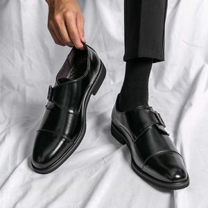 Sapatos de negócios de vestido de couro pu pontual para homens