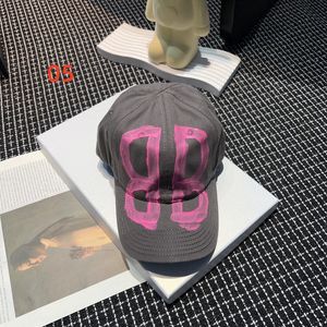 Trendy B Letter Baseball Caps for Womens Summer Hard Top Outdoor Visor Peaked Cap for Mens Adjustable Casual Hats 240418