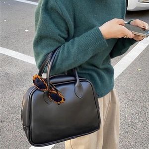 Axelväskor damer sommaren trend enkel stil läder väska mode ren färg handväska all-match liten fyrkantig mjuk material