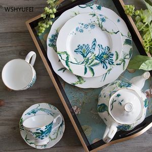 Europejski styl ceramiczny filiżanka kawy i spodek angielski popołudniowy zestaw czarnej herbaty talerz deserowy kości Chiny wiejskie retro 240508