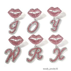 Hip Hop vereiste Diamant Buchstaben Anhänger Halskette Mode personalisierte Lippenknopf Legierung Blumenkörperbuchstaben Halskette Schmuck Schmuck