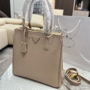 Cross Body Lady Bag Pures Axel Luxury Bag Men Designer Fashion Bags Triangle Womens Symbol Totes 257h