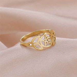 Bröllopsringar Skyrim Pentagram Love Irish Knot Rings rostfritt stål Supernatural Triquetra Wicca Amulet Religious Finger Ring for Women Gift