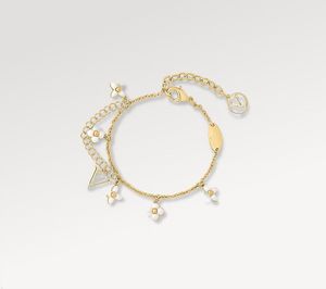 Designer White Flower Charm Bracciale gioiello di lusso Bracciale di marca in acciaio in titanio oro in oro per donne braccialetti classici bracciali da regalo per feste