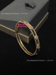 Originale 1to1 van C-a Edition Clover Stretto Bracciale di caleidoscopio per donne placcate con anello di fibbia in oro rosa 18k JKN1