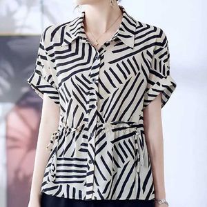 Bluzki damskie koszule damskie bluzka Summer Nowy -Neck Button wiązaj z nadrukowaną modą Slim Match Work Casual Short Sut Shirt Tops D240507