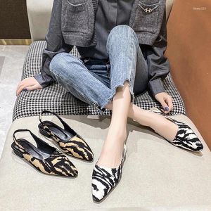 Casual Schuhe Sommer spitz sexy niedrige Absatz Sandalen Schöne und elegante Frauen im Freien im Freien im Freien, vielseitige Trends