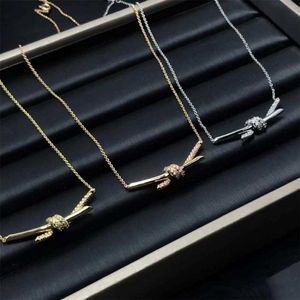 Pendant Necklaces Pai Di Jia Double T High Quality Jewelry Cross Knot Necklace Miss Gu Same Style Bow Colorless Collar Chain Q240507