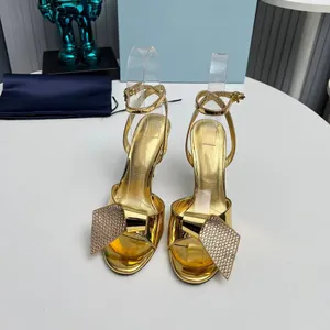 Summer High Fashion Fashion Gold Gold Real Leather Dress Designer Brand Brand Sandals da sera da donna Nuovi calzature