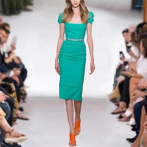 Sukienki imprezowe solidna kwadratowa sukienka kołnierza elegancka seksowna pochwa zielona 06025 2024