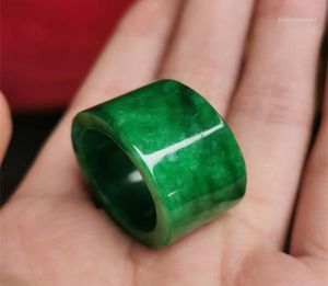 Ringos de cluster 100 Real Green Jade Hollow Hold esculpida Brand Ring Stones for Men Jewellery Emerald Jadeite Certificado18778532