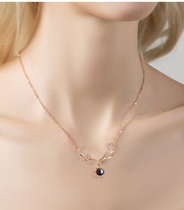 Collana designer di lusso per donna classica cronometro a pendente a pendente corno di diamante in oro la fortunata collana di gioielleria per matrimoni feste