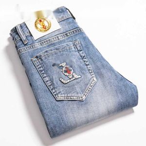 Fashion Designer Fußetikett neue Sommer -Licht -Männer -Jeans Farbe Slim Hosen Jeans gedruckt elastische Mode HS8A Small Fit Herren Owpp