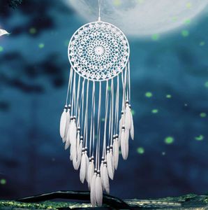 Circolare catcher da sogno in pizzo fatto a mano con piume Decorazione sospesa Ornamento Regalo artigianale White Dreamcatcher Wind Chimes7240223