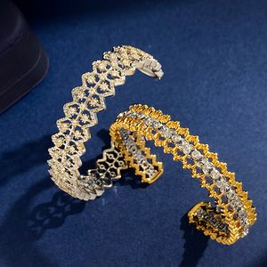 Itália Hollow Clover Designer Blangelet para mulheres Luxuros Silver Bling Lace Sparkling Diamond Gold Gold Plated Retro vintage C Bangles de pulseiras abertas jóias