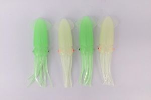 30pcslot 43 polegadas B2 Pesca de plástico macio corpos de lula de pálpebras Lures verdes claros luminosa brilho no escuro2156018