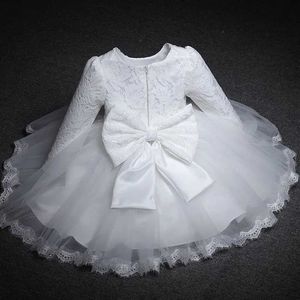 Sukienki chrzestne Baby dziewczyna sukienka Księżniczka Długie rękawy 1. urodziny Vittorio White Lace Party Nowonarodzony Baptysta Odzież Q240507