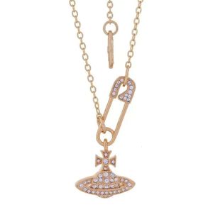 ファッションブランドデザイナーペンダントネックレスレターチョーカー女性ジュエリーメタルパールネックレスCJeweler Viviane Westwood for Woman Chain 3388