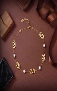 Luxury Designer V Pendant Necklace Letter Necklaces Choker Bracelet Fashion Woman Pearl Bracelets Classic Jewelry Popularity Women4546518