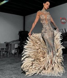 Aftonklänning Yousef Aljasmi Kim Kardashian Mermaid High Neck Feather Silver Pärlor Långa klänning Kristaller Zuhair Murad Ziadnakad 00118041970