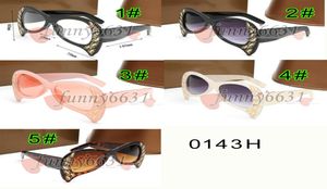 Marca de verão Newwoman Big Frame Ciclismo óculos de sol Ladie Driving Glasses Passing Wind Wind Sun Glasses Ladies Bech Sun Glasses 1585827