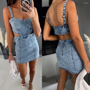 Abiti casual vestito Donne Denim imbracatura senza maniche sexy senza schiena svuota ad alta vita jeans y2k club mid -lunghezza