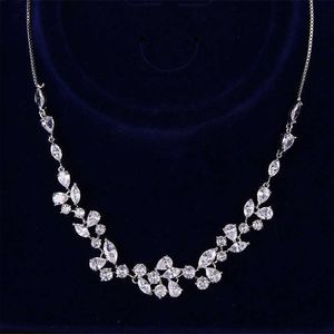 2024 Shining Bridal Flower Necklace Korean Wedding Dress Accessories Temperament Crystal Jewelry Womens Neckchain