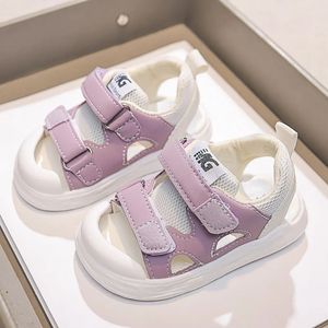 Sportsandalen für koreanische Stile für Kinder Ergonomie Sommer Kleinkindschuhe Softsoled Nonslip Beach Kinder Jungen Mädchen 240423