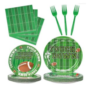 Dostępne zapasy zastawy stołowej dla 24 gości, w tym papierowe talerze deserowe serwetki Forks Football Temat