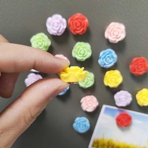 3PCSFRIDGE MAGNETS Dekorativt harts Kylskåp Magnet Magneter Stick Rose Camellia 3D Flowers Creative Whiteboard klistermärken Heminredning