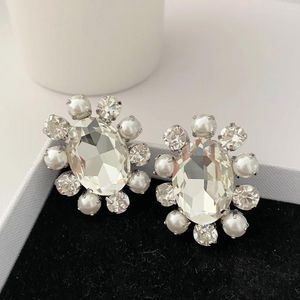 Orecchini a pennaglie 2024 Fashion Round Pearl Crystal Luxury Exagerated Big Ear Clip Jewelry Brand Brand