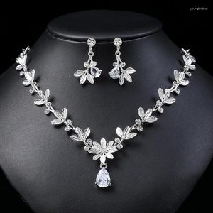 Necklace Earrings Set Sandwiched With Imitation Korean Small Fresh Bridal Evening Dress Accessories Ethnic Style.