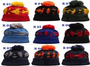 Round Patch Football Nebenbewohner Premium gestickt winterweiche dicke Pom Beanie Teams Manschetten Hut Männer Frauen Winter Sport KNI5588933