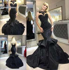 Klassiska svarta långa sjöjungfru aftonklänningar med pärlstav och applicerad kaskad rufsad formell parti prom klänningar2605333