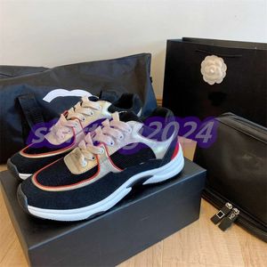 2024 Channel Shoes Designer Luxury Womens Casual Outdoor Running Shoes Reflective Sneakers Vintage Suede Leather and Men Trainers Fashion Derma T26