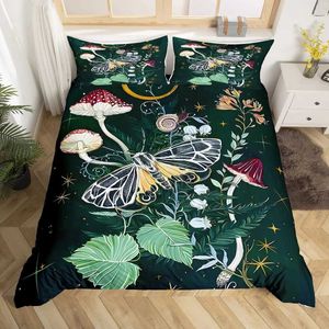 Sängkläder sätter svamp ner täcken täckning i stor storlek Golden Moon Star Bedding Set Psychedelic Moth Paint Planet Leaf Flower Bekväm set J240507